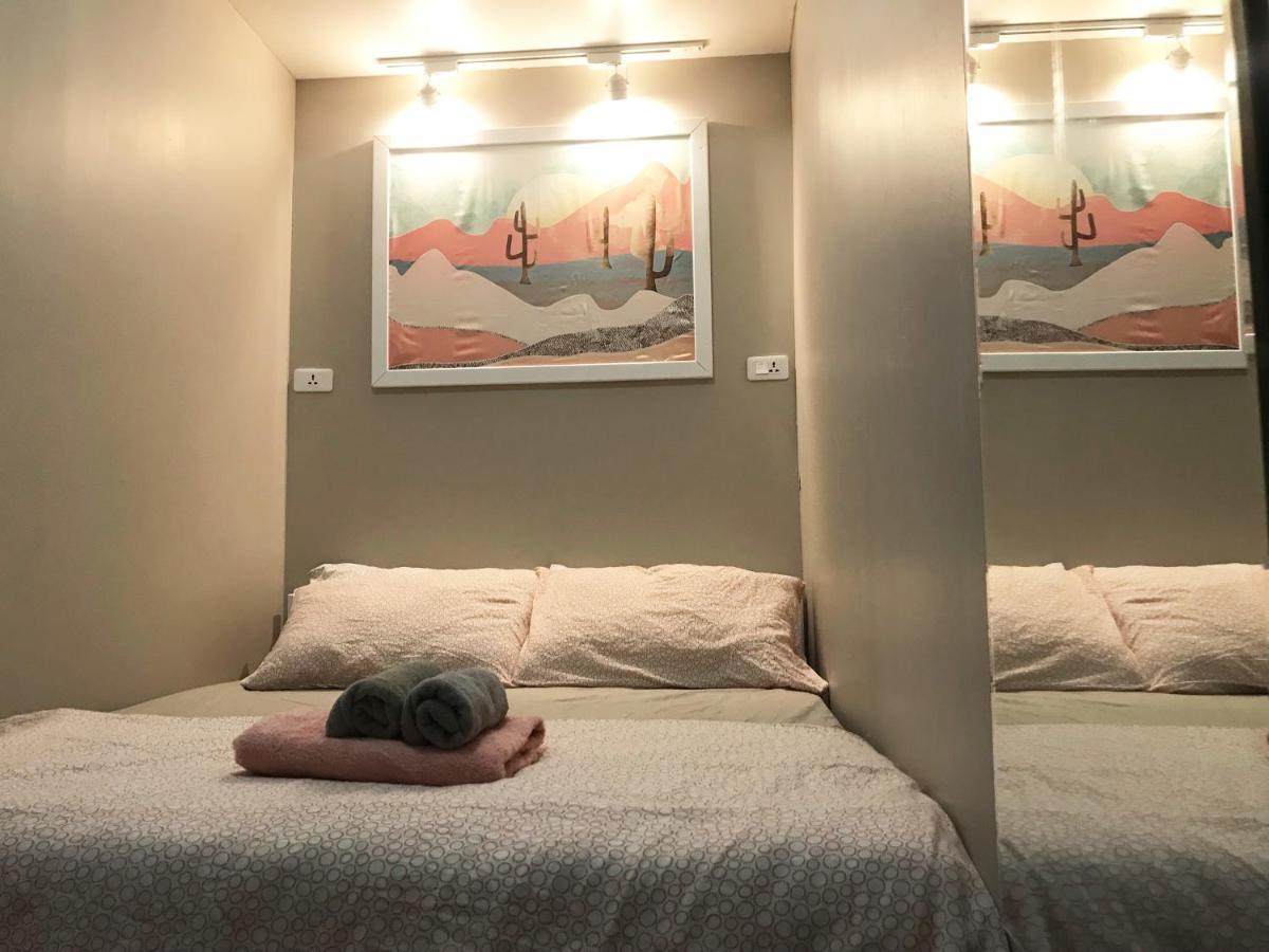 Kamin Bird Hostel Bangkok Exteriör bild