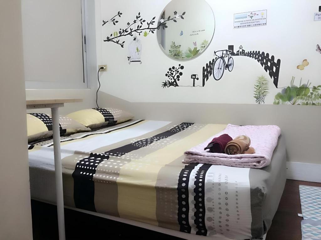 Kamin Bird Hostel Bangkok Exteriör bild