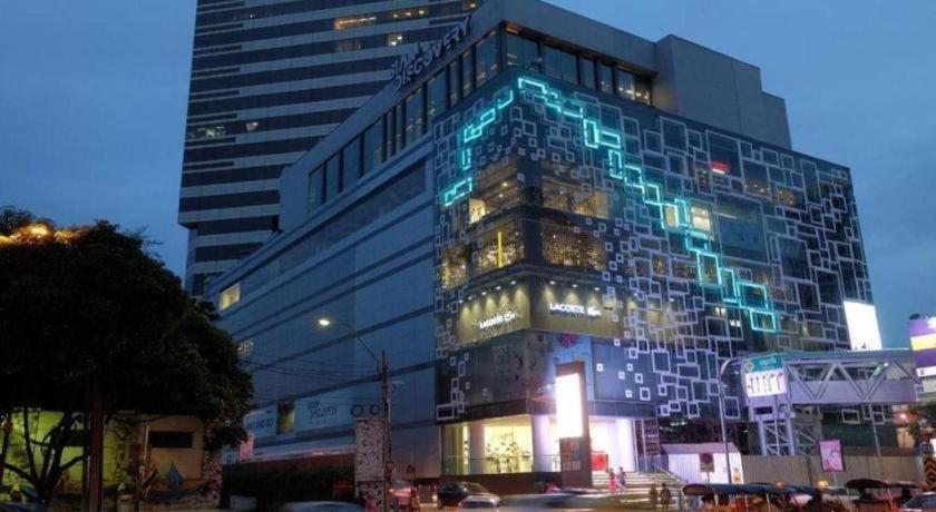 Kamin Bird Hostel Bangkok Exteriör bild