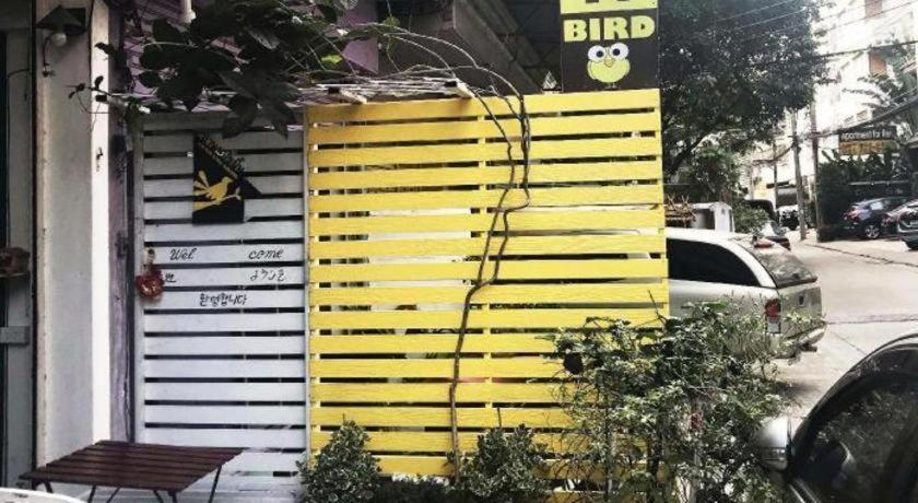 Kamin Bird Hostel Bangkok Exteriör bild